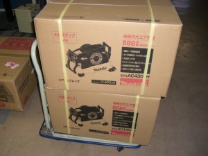 エアーコンプレッサー新製品マキタAC430XH買取りました。