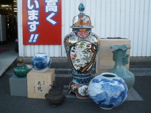 伊万里壺、有田焼陶器等最強買取しました！！