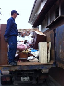 コンテナ車への積込