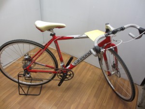 新たに自転車が一台入荷！その名も”キャノンデール”！