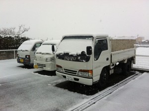 雪の中でも営業中！