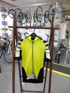 ASSOS ジャージ前面