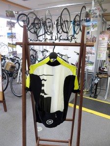 ASSOS ジャージ背面