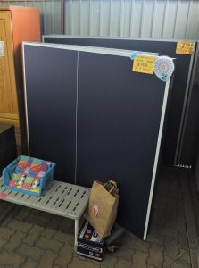 ひょっこりと卓球台が入荷しました！