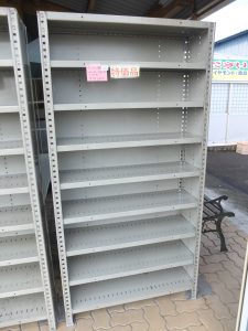 整理にベンリ！アングル棚が大量入荷のため特価販売中♪